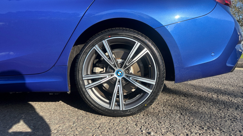 BMW 3 Series 330e M Sport 4dr Step Auto Saloon